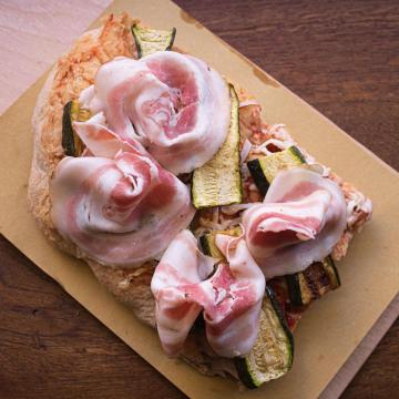 Focaccia with oven-baked pancetta and grilled zucchini